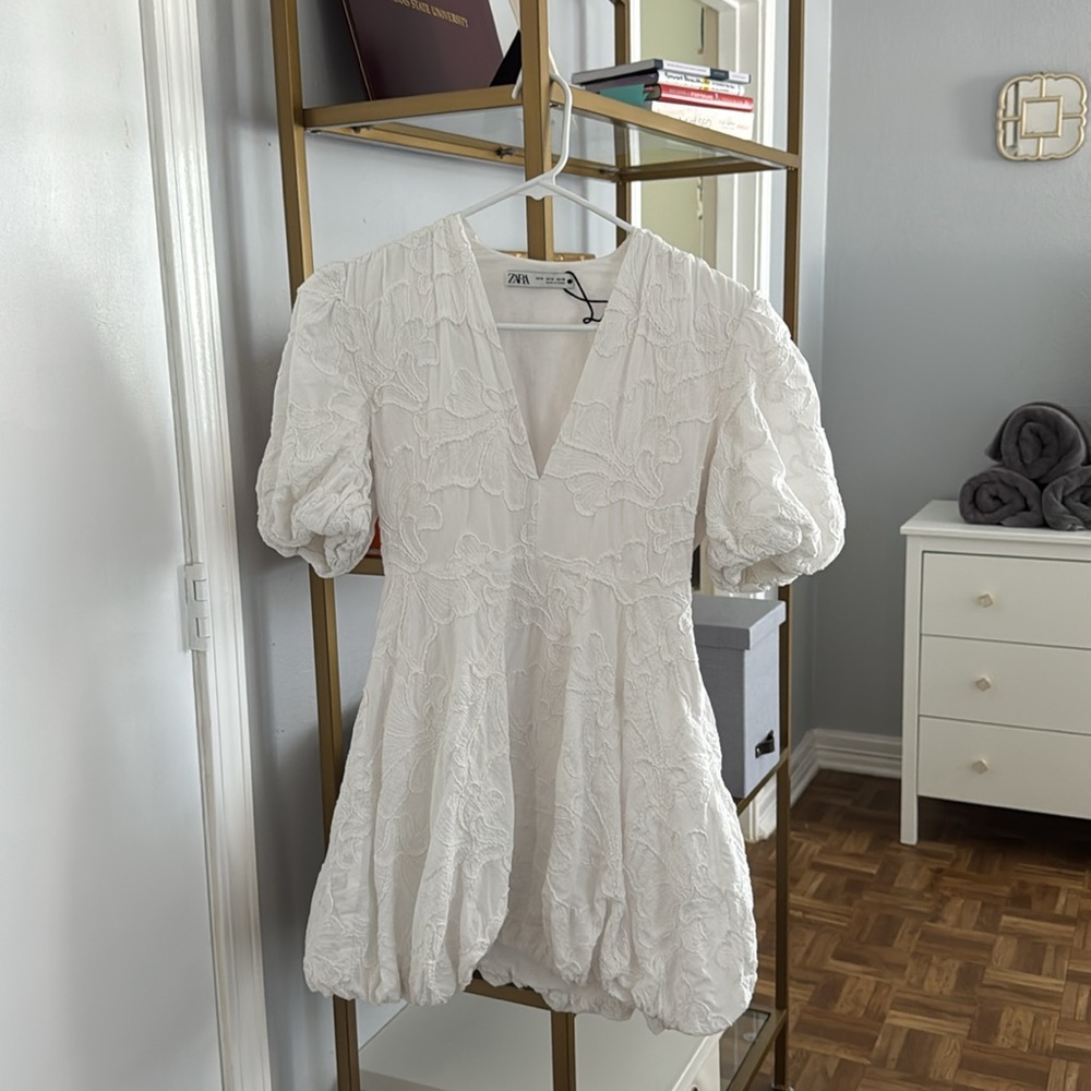 Zara short sleeve white dress EMBROIDERED VOLUMINOUS DRESS ZW COLLECTION